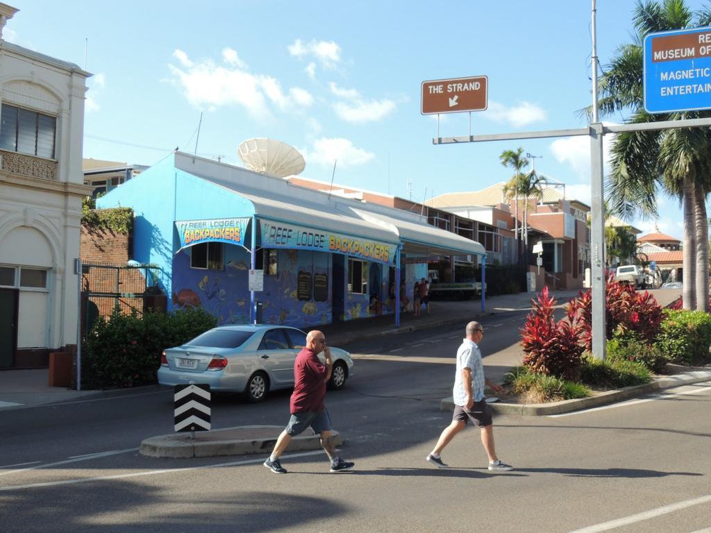 Reef Lodge Backpackers Townsville Exteriör bild