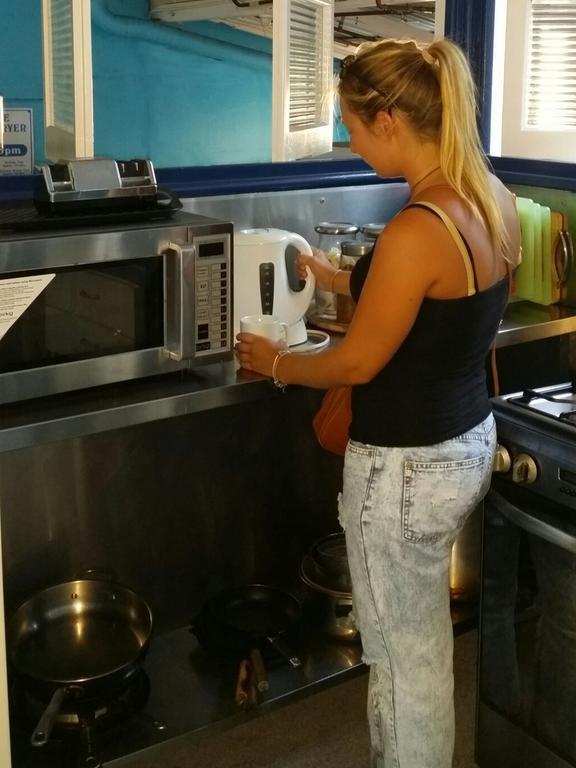 Reef Lodge Backpackers Townsville Exteriör bild