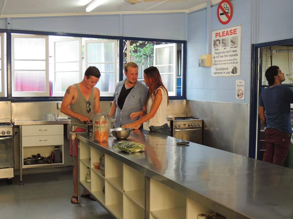 Reef Lodge Backpackers Townsville Exteriör bild