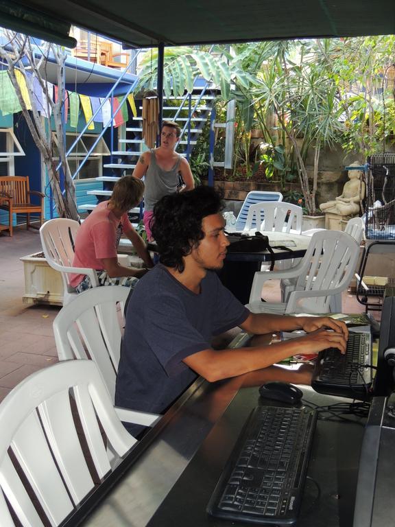 Reef Lodge Backpackers Townsville Exteriör bild