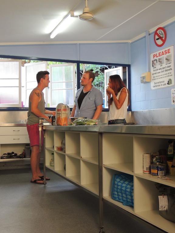 Reef Lodge Backpackers Townsville Exteriör bild