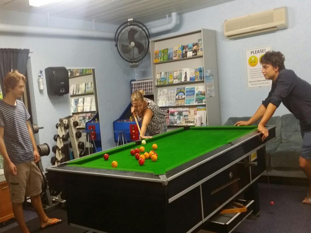 Reef Lodge Backpackers Townsville Exteriör bild