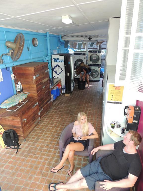 Reef Lodge Backpackers Townsville Exteriör bild