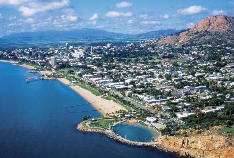 Reef Lodge Backpackers Townsville Exteriör bild